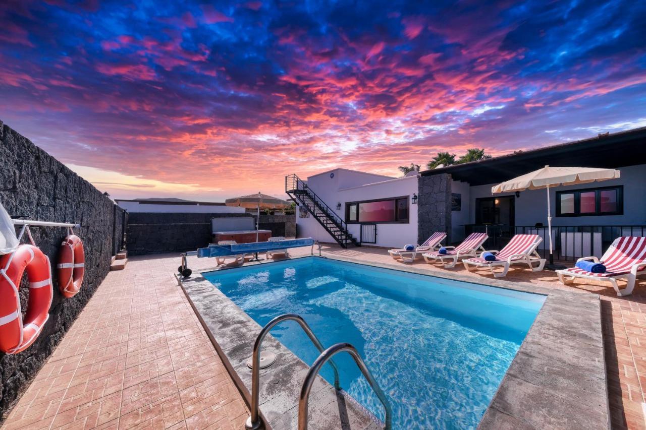 Villa Aurelia-Pool, Jacuzzi And Solarium Playa Blanca  Bagian luar foto